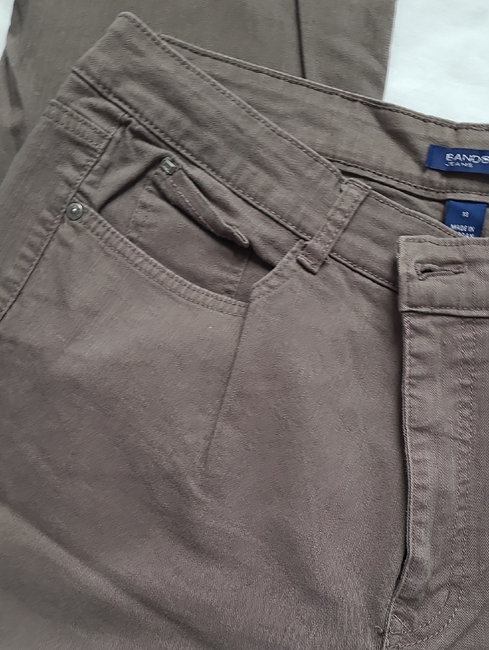 Bandolino Straight Leg Pants in Taupe Brown